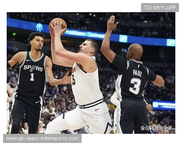 约基奇低位背打再中，掘金在内线立起防线