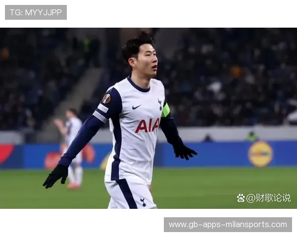 孙兴慜绕桩式突破带走三人，热刺层层深入形成绝佳机会